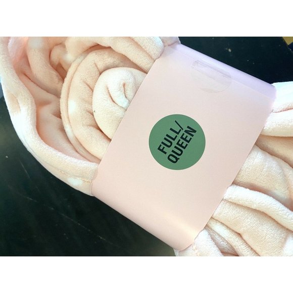 NEW KATE SPADE NEW YORK 98" x 92" FULL/QUEEN FLEEC - Picture 6 of 6